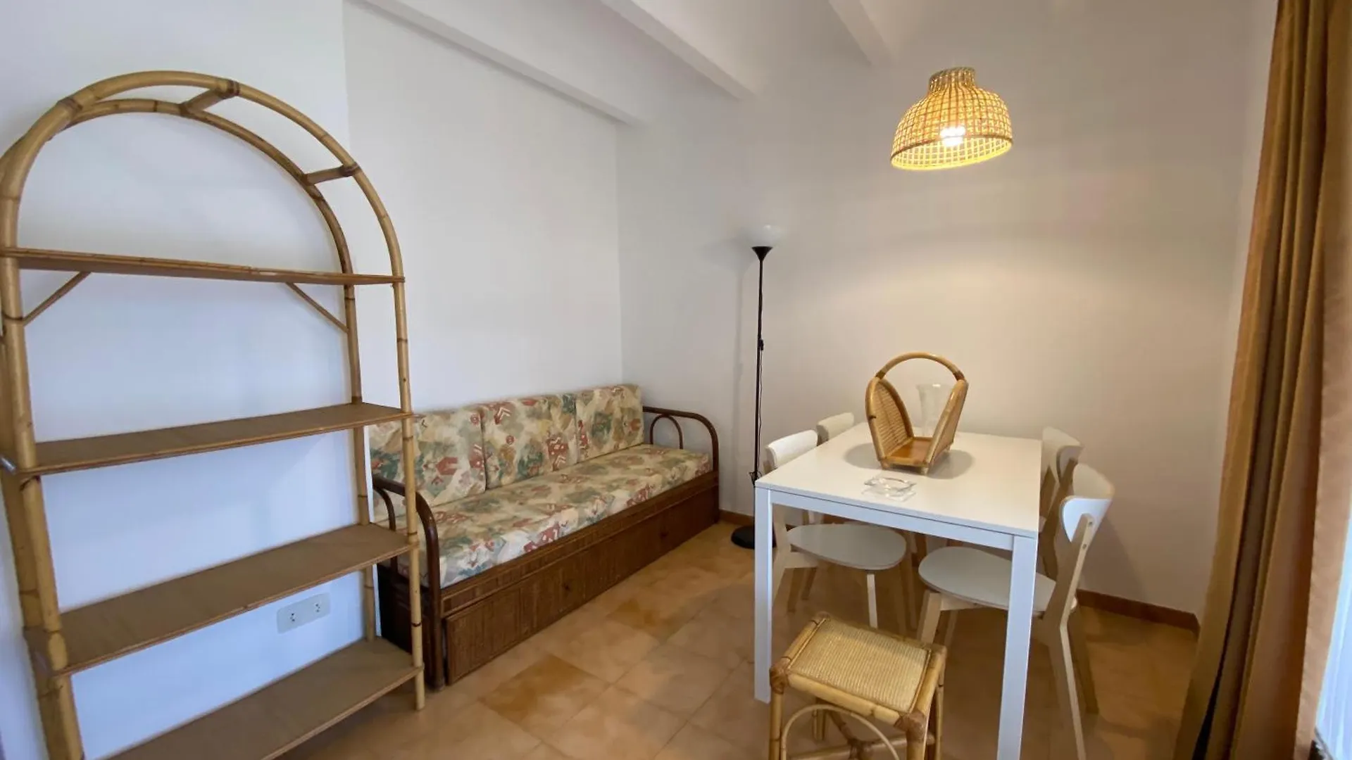 Apartaments Margarita Sabina Pinell Платья-де-Аро